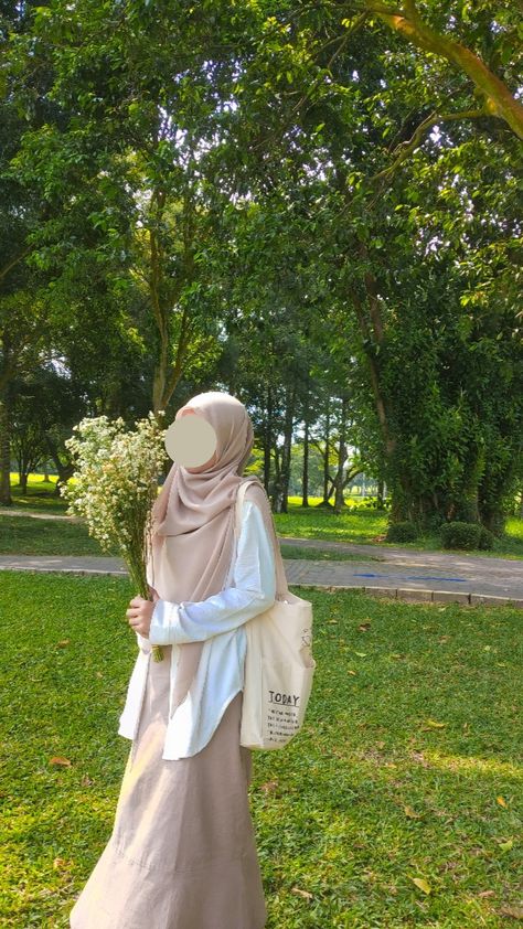 Aesthetic Muslimah Outfit, Muslimah Outfit Ideas Simple, Outfit Muslimah Aesthetic, Outfit Hijab Syari Casual, Ootd Syari Casual, Muslimah Outfit Ideas, Syar'i Aesthetic, Outfit Ideas Muslim, Ootd Ngampus