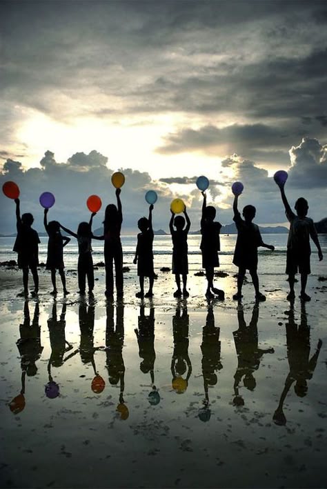 Reflection Photography, Up Balloons, Sweet Summertime, 수채화 그림, 인물 사진, Mirror Image, Beach Photos, 그림 그리기, Great Photos