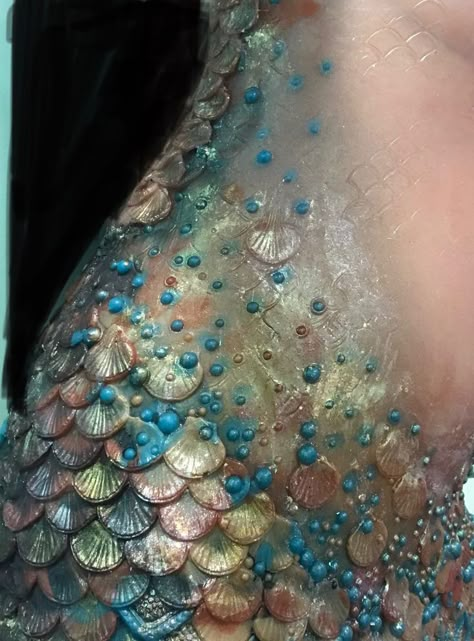 mermaid scales No Ordinary Girl, Siren Mermaid, Mermaid Aesthetic, Mermaid Dreams, Mermaids And Mermen, Mermaid Life, Mermaid Tails, Airbrush Art, Mermaid Costume