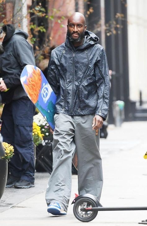 Virgil Abloh Style, Virgil Abloh Louis Vuitton, Louis Vuitton Virgil Abloh, Mens Street Style Summer, Off White Designer, Italian Luxury Brands, Black Men Street Fashion, Streets Of New York, Men Street Fashion