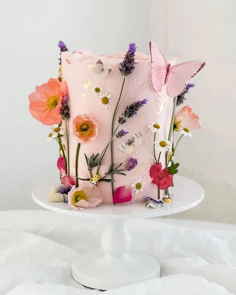 40+ Summer Wedding Cake Inspiration & Ideas | OneFabDay.com Bolo Rapunzel, Edible Flowers Cake, Butterfly Birthday Cakes, Flower Birthday Party, Cake With Flowers, Summer Wedding Cakes, Birthday Cake With Flowers, Garden Cakes, Fresh Flower Cake