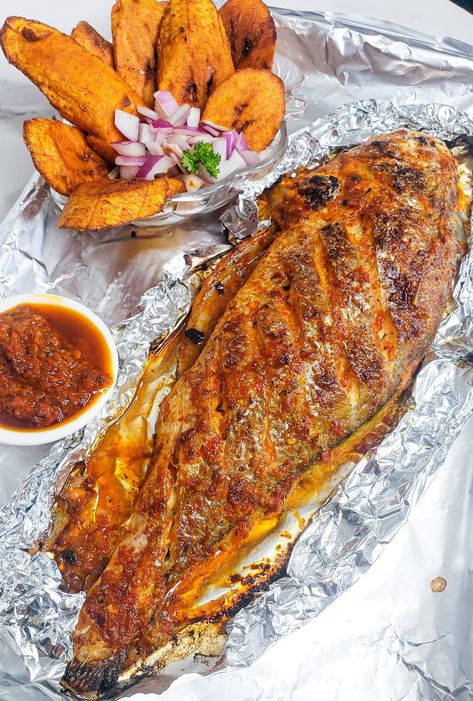 Yellow Croaker Fish Recipes, Croaker Fish Recipes, Grilled Fish In Foil, Croaker Fish, Grilled Walleye, Fish In Foil, Baked Red Snapper, Fried Whole Fish, Hosting Recipes