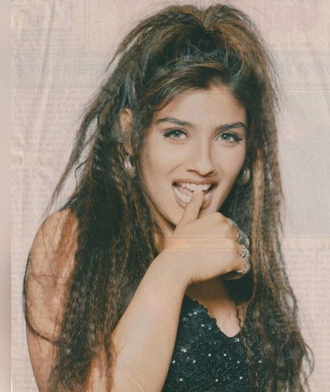 Raveena Tandon 90s, Sonali Bendre, Raveena Tandon, 90s Bollywood, Vintage Bollywood, Photo Art Gallery, Actress Hot Pics, Indian Bollywood, Indian Actress Hot Pics