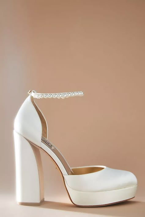 Simple White Heels Wedding, White Wedding Shoes Brides Heels Elegant, Homecoming Heels Chunky, Bridal Platform Shoes, Strappy Wedding Heels, Chunky Bridal Heels, Thick Heel Wedding Shoes, Wedding Chunky Heels, Wedding Day Heels