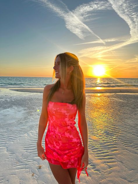 beach pictures #beach #sunset #annamariaisland #florida Insta Pics At The Beach, Beach Inspo Instagram, Cute Poses For Beach Pictures, Sunset Pics At Beach, Beach Photo Poses For Women, California Beach Pictures, Vacation Pic Inspo Instagram, Poses For Vacation Pictures, Beach Pic Inspo Aesthetic