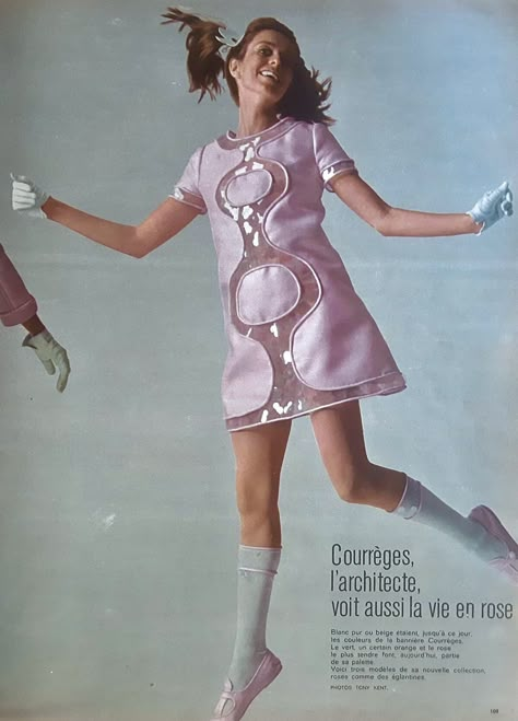 Andre Courreges 60s, Courreges Mini Skirt, Andre Courreges 1960, Andre Courreges 1960 Space Age, Space Age Photoshoot, Andres Courreges, Courreges 1960s, Space Age Dress, Retro Futurism Fashion