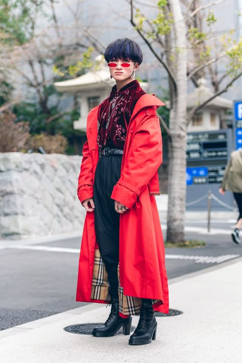 The Best Street Style From Tokyo Fashion Week Fall 2019 | Vogue Tokyo Fashion Men, Japan Street Fashion, London Street Fashion, Tokyo Fashion Street, Diy Outfits, Japan Fashion Street, Tokyo Fashion Week, 일본 패션, Tokyo Street Fashion