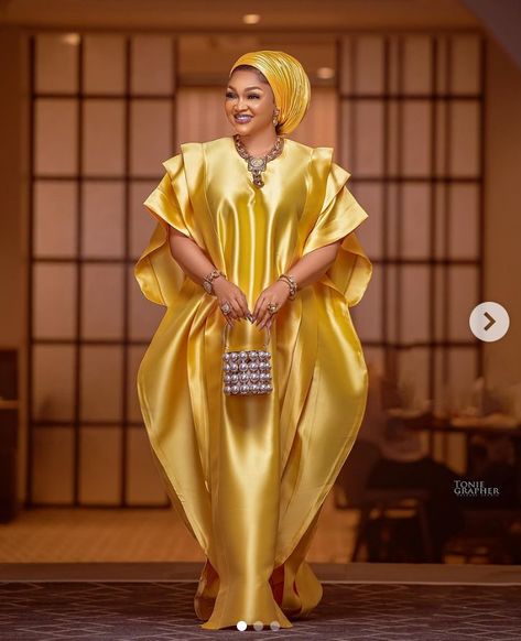 Nigerian Outfits, Ladies Caftan, Plus Size Long Dresses, Long Dress Plus Size, African American Fashion, Irregular Dress, Gown Styles, Silk Kaftan, Dress Sleeve Styles