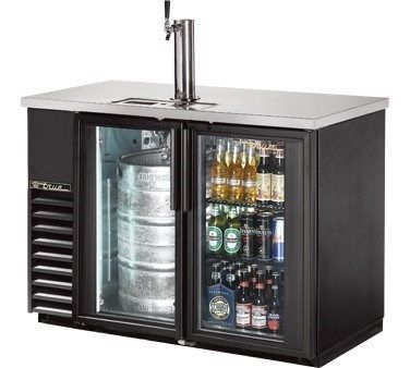 Best Fridge in the World!! Want!! Kegerator Bar, Wine And Beer Fridge, Basement Bars, Cellar Ideas, Bar Equipment, Bar Refrigerator, Beer Fridge, Pool Room, Beer Dispenser