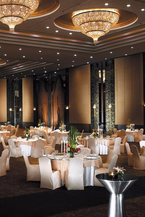 Banquet Interior Design Hotel, Wedding Hotel Decorations, Hotel Ballroom Interior Design, Modern Banquet Hall Design Interiors, Wedding Hall Interior Design, Banquet Hall Design Interiors Luxury, Banquet Hall Design Interiors, Hotel Dining Hall, Wedding Hall Design