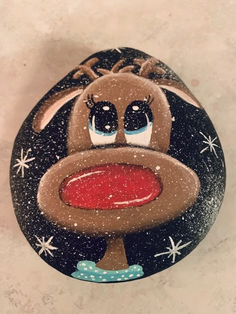 Christmas Stones Painting, Christmas Rock Painting Ideas Easy, Christmas Painted Rocks Ideas, Christmas Ornament Drawing, Christmas Stone Painting, Painted Christmas Rocks, Painted Rocks Christmas, Christmas Rock Painting Ideas, Christmas Rock Painting