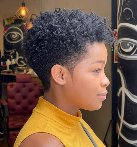 Short Natural Curls, Tapered Natural Hair Cut, Hairstyles For Thinning Hair, Natural Hair Haircuts, Short Textured Hair, Short Afro Hairstyles, Short Natural Haircuts, Short Hair Designs, Short Natural Curly Hair