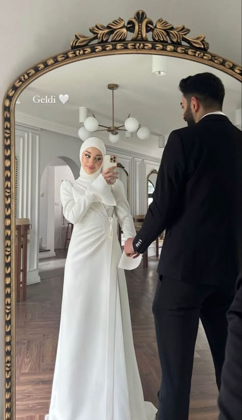 Katib Kitab Dress, Arab Engagement, Muslim Engagement Dress, Engagement Dress Hijab, Hijabi Wedding Dress, Engagement Party Photo Ideas, Muslim Wedding Photos, Hijabi Wedding, Baju Kahwin