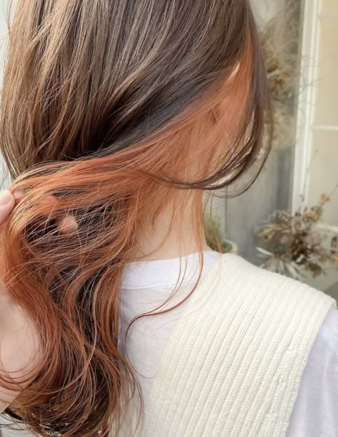 Hair Dye Korean Style, Brown Hair Tips Dyed, Strawberry Blonde Underneath, Orange Halo Hair, Coral Highlights Brown Hair, Brown Hair With Copper Underneath, Brown Hair With Orange Underneath, Auburn Peekaboo Hair, Ginger Underdye Hair