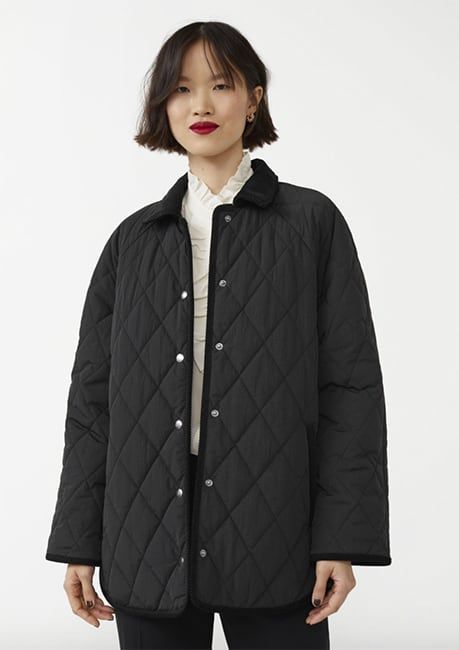 17 best quilted jackets trending this autumn: Frankie Shop, M&S, ASOS, Arket & MORE | HELLO! Quilted Jacket Outfit, Black Quilted Jacket, Collared Jacket, Cozy Coats, Stylish Coat, Quilt Jacket, Jacket Outfit, Print Coat, Women's Jackets