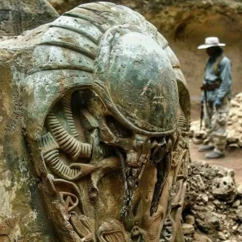 Alien Facts, Ufo Photography, Ethiopian History, Ufos Are Real, Aliens History, Alien Photos, Alien Artifacts, Ancient History Archaeology, Ancient Discoveries