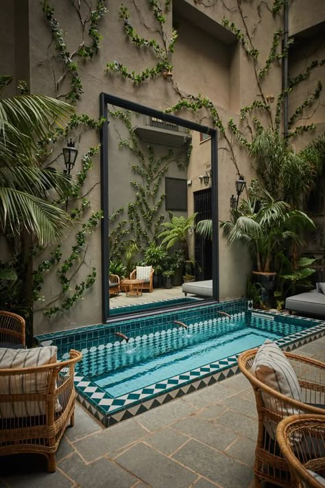 Riad Marrakech, Indoor Swimming Pool, Building A Pool, Patio Interior, Grand Homes, Indoor Swimming, Small Pool, Plunge Pool, Small Backyard Pools