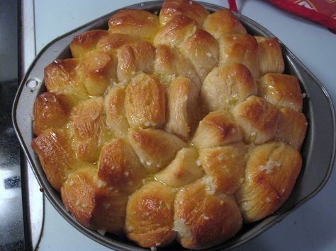 Grands Garlic Biscuits! Biscuit Bites, Biscuit Recipe, Sunshine State, Bread Dough, Garlic Butter, Om Nom, Appetizer Snacks, I Love Food, The Sunshine