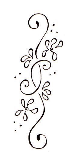 Henna Motive, Thigh Henna, Henna Doodle, Flower Vine Tattoos, Henne Tattoo, Flower Tattoo On Side, Cute Henna Designs, Cute Henna Tattoos, Henna Style Tattoos