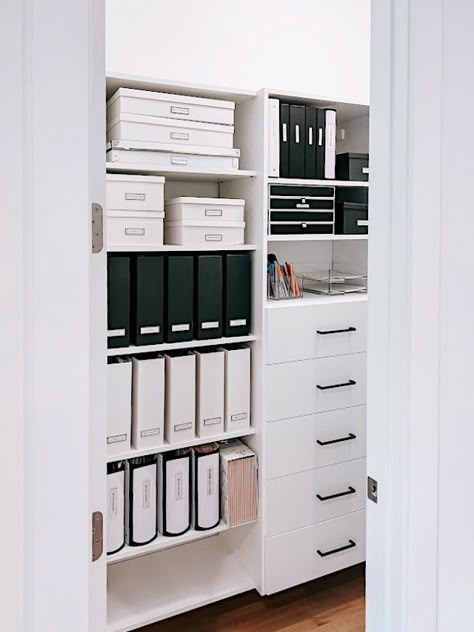 Office Supplies Closet, Home Filing System, Closet Office Organization, Design Bookshelf, Organize Files, Neat Method, Home Office Closet, Boss Day, File System