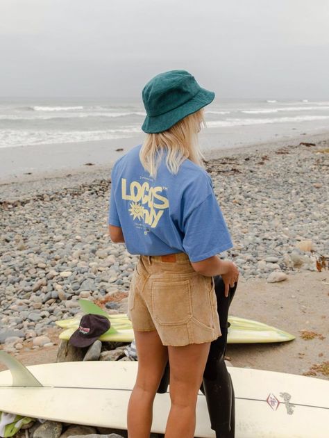 Surfer Girls Style, Surfer Girl Aesthetic Outfit, Surf Girl Outfits, Surf Outfit Women, Surf Girl Hair, Surf Aesthetic Outfit, Outfit Women Aesthetic, Surfer Girl Outfits, Surfer Outfit