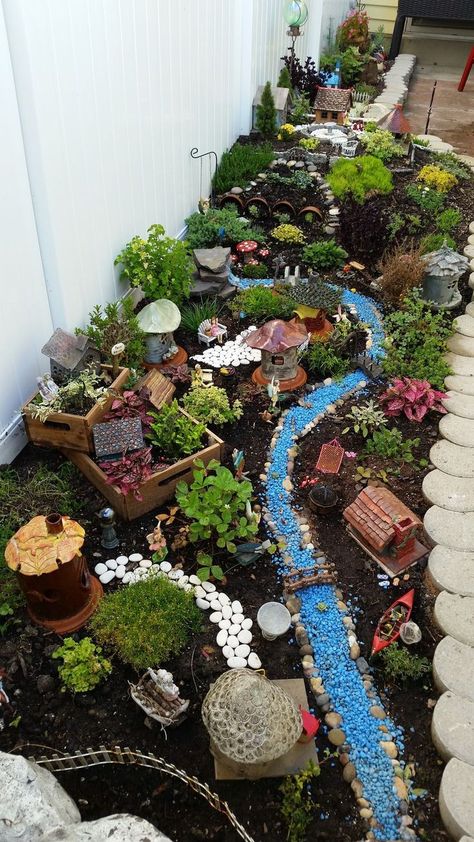 Village Garden, Fairy Garden Pots, Fairy Garden Plants, Fairy Village, نباتات منزلية, Fairy Garden Crafts, Fairy Garden Designs, Faeries Gardens, Mini Fairy Garden