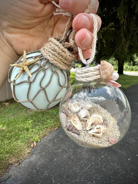 Sand Ornaments, Beach Christmas Trees, Beach Crafts Diy, Nautical Ornaments, Beach Christmas Decorations, Seashell Christmas Ornaments, Beach Themed Crafts, Themed Ornaments, Beach Christmas Ornaments