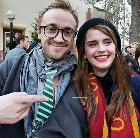 Citate Harry Potter, Draco Hermione, Buku Harry Potter, Draco And Hermione, Tom Felton Draco Malfoy, Images Harry Potter, Draco Harry Potter, Harry Potter Actors, Harry Potter Hermione