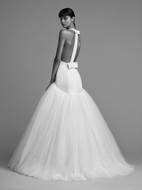 50 Wedding Dresses With Gorgeous Back Details Viktor And Rolf, Top Wedding Trends, Back Drop, Tulle Gown, Gown Wedding, Bridal Inspiration, Wedding Dress Inspiration, Ball Gowns Wedding, Fall 2018