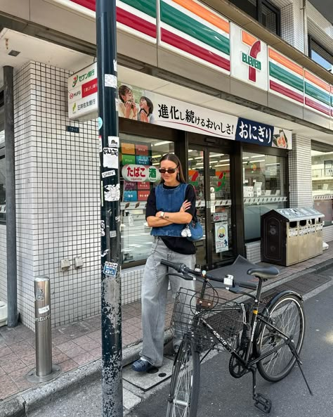 First time visiting Tokyo with @charleskeithofficial to celebrate their new store opening in Shibuya Japan Photo Dump, Tokyo Fits, Japan Moodboard, Tokyo Outfits, Photoshoot Street, Japan Photoshoot, Japan Travel Photography, Japan Fits, Japan Pics