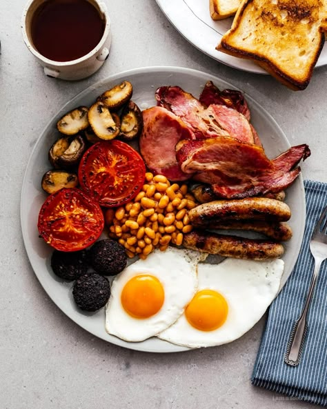 Uk Breakfast Ideas, Full English Breakfast Ideas, Full Breakfast Ideas, English Breakfast Ideas, Full English Breakfast Recipe, English Breakfast Recipe, English Meals, Rustic Breakfast, Food For Special Event