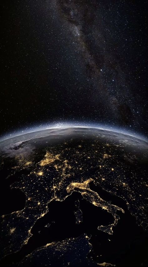 Earth At Night, Iphone Wallpaper Earth, Space Iphone Wallpaper, Earth Pictures, Planets Wallpaper, Wallpaper Earth, Wallpaper Disney, Wallpaper Inspiration, Space Pictures