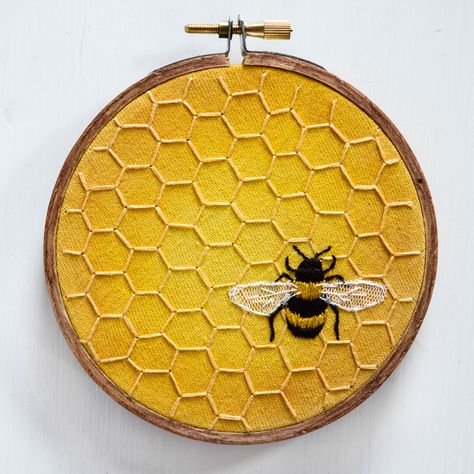 Honey to the bee that's you for me~ Bee Artwork, Painting Painting, 자수 디자인, Hand Embroidery Stitches, Embroidery Hoop Art, Paint Painting, Hand Embroidery Patterns, Embroidery Inspiration, Hoop Art