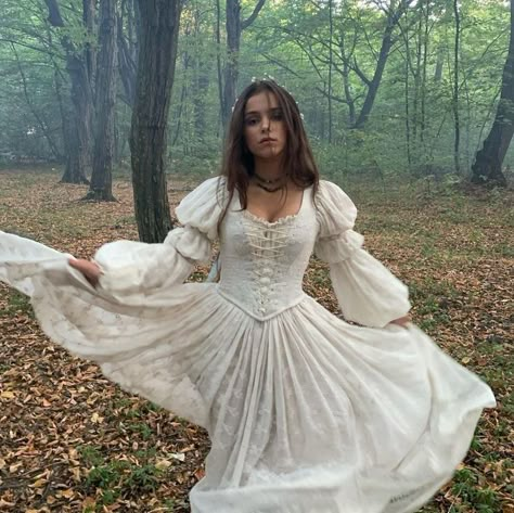 Renisance Fair Outfit Princess, Cottage Core Corset Dress, Vintage Cottage Core Wedding Dress, Old Timey Dresses, Cottage Core Dress Aesthetic, Fair Outfits, Dresses Aesthetic, Period Outfit, Dress Aesthetic