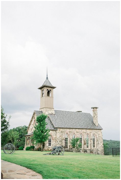 Wedding Chapel In The Woods, Big Cedar Lodge Wedding, Backyard Chapel, Beautiful Chapels, Big Cedar Lodge, Home Chapel, Old Country Churches, Country Churches, Church Pictures