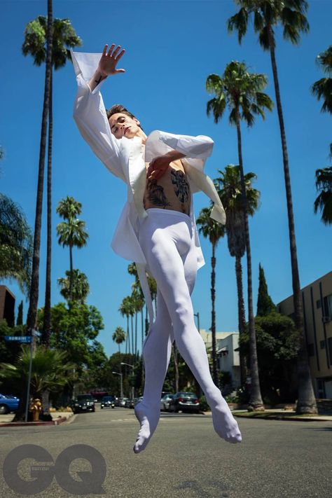 Sergei Polunin wins Creative Maverick Of The Year 2017, British GQ Sergei Polunin Dancer, Sergei Polunin, Ballet Dance Photography, Ballet Tights, Ballet Boys, Male Ballet Dancers, Ballet Poses, Dance World, Male Dancer