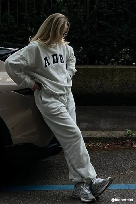 Adanola Sweatshirt Outfit, Ada Hoodie Outfit, Oversized Grey Sweatshirt Outfit, Grey Hoodie Aesthetic, Grey Tracksuit Outfit Women, Adanola Outfit, Adanola Aesthetic, Adanola Sweatshirt, Adanola Hoodie