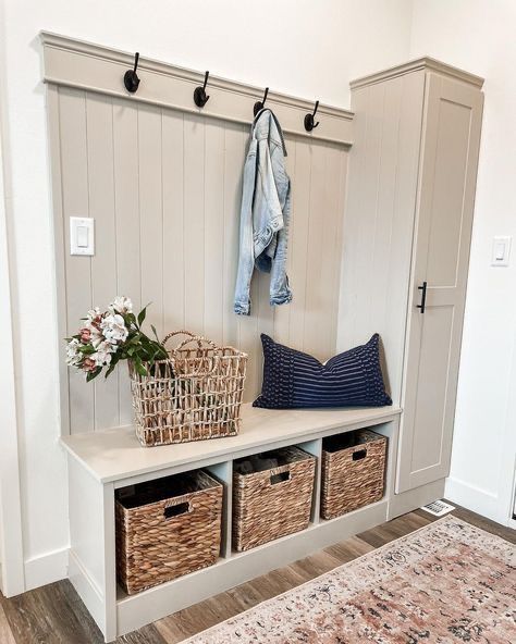 Mudroom Ideas Hallway, Coat Rack Decor Ideas, Entry Storage Ideas Entryway, Entry Drop Zone Ideas, Front Door Hallway Entry Ways, Boho Mudroom, Wall Coat Rack Ideas, Entry Way Mud Room Ideas, Hall Storage Ideas