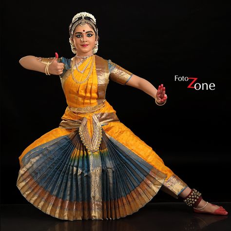 Yellow Bharatnatyam Costume, Kuchipudi Costume, Bharatnatyam Costume, Arangetram Decor, Bharatnatyam Poses, Bharatanatyam Costume, Indian Classical Dancer, Bharatanatyam Poses, Dance Of India