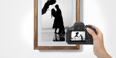 The 6 Best Digital Photo Frames -- #productreview Best Digital Photo Frame, Electronic Picture Frame, Traditional Picture Frames, Wall Layout, Gallery Wall Layout, Digital Picture Frame, Music Headphones, Digital Goods, Classic Paintings