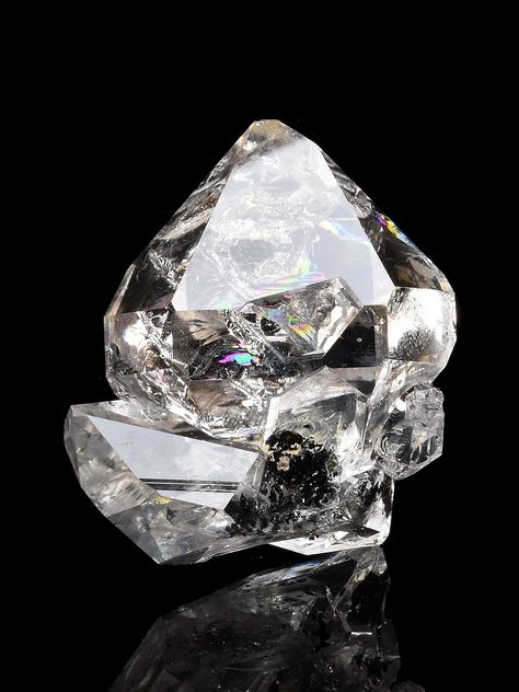 Crystal Seashells, Herkimer Diamond Jewelry, Gold Rings Jewelry, Diamond Quartz, Types Of Gemstones, Minerals And Gemstones, Rocks And Gems, Semi Precious Stones, Herkimer Diamond