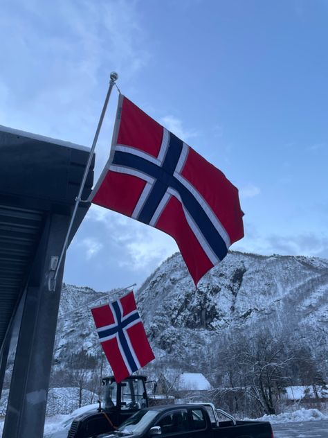 #norway #flag #travel #traveling #scandinavian Norway Flag Aesthetic, Norway Culture, Norway Aesthetic, Winter Norway, Norway Bergen, Gap Year Travel, Nordic Aesthetic, Blonde With Blue Eyes, Norway Flag