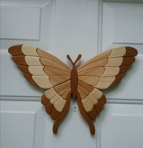 Intarsia Butterfly. It's hard for me to pick a favorite that Tom has done but this one is up thwre. Wood Butterfly Wall Art, Bois Intarsia, Wood Intarsia, Intarsia Wood Patterns, Wooden Butterfly, Wood Art Design, Wood Butterfly, Wood Projects For Kids, Intarsia Patterns