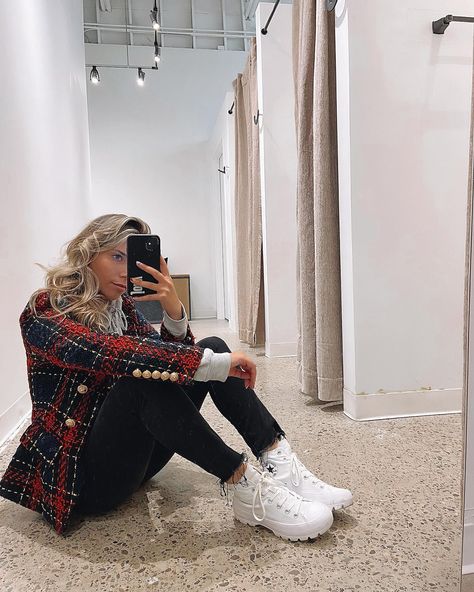 Lugged Platform Converse Outfit, Outfits With Chunky Converse, Chuck Taylor Lugged Outfit, Chucks Converse Outfit, White Dr Martens Boots Outfit, Chuck Taylor All Star Lugged Outfit, Martens Boots Outfits, Converse Lugged Sneaker Outfit, Converse Lugged Sneaker