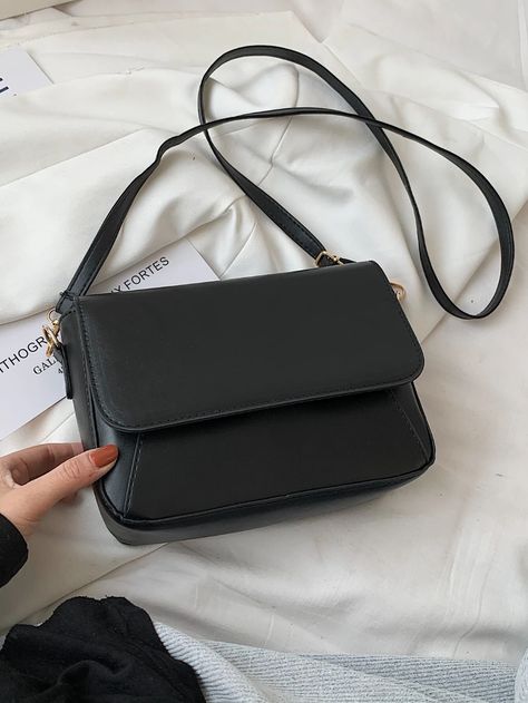 Minimalist Flap Crossbody Bag | SHEIN EUR How To Have Style, My Style Bags, Bags For Teens, Girly Bags, Adjustable Bag, Fancy Bags, Pretty Bags, Crossbody Bag Women, Black Purses