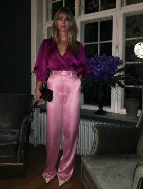 Winter Wedding Outfits: Try wide leg trousers and a satin top for a cool alternative Dressy Tops For Wedding, Satin Trousers Outfit, Evening Wedding Outfit, Wedding Guest Pants, Casual Wedding Outfit, Winter Wedding Guest, Wedding Guest Outfit Winter, Winter Wedding Outfits, Wedding Outfits For Women