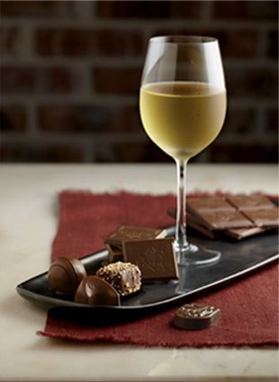 Who doesn't love wine and chocolate but together that’s just magic! I am so excited that I can throw my own wine & chocolate tasting party! It's a brilliant girls night in idea that is just amazing! These DIY tips and tricks make throwing this party a breeze! This is a must try! #DIY #girlsnightin #winetasting #chocolate #DIYparty #winepairings Chocolate Wine, Chocolate Pairings, Wine And Cheese Party, Wine Tasting Party, Cheese Party, Tasting Party, Wine Food Pairing, A Glass Of Wine, Wine Cheese