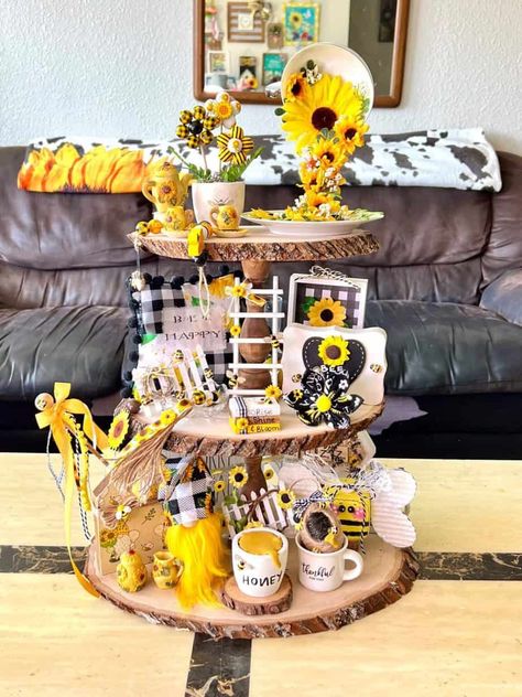 Sunflower Tiered Tray, Bee Tiered Tray, Bumble Bee Craft, Sunflower And Bee, Bee Craft, Tiered Tray Ideas, Honey Bee Decor, Jenga Blocks, Tiered Tray Diy