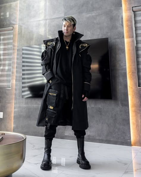 Mens Cyberpunk Outfits, Men Cyberpunk Fashion, Male Cyberpunk Outfit, Techwear Aesthetic Men, Future Fashion Male, Cyberpunk Outfit Men, Assassin Fashion, Cyberpunk Outfit Male, Punk Fashion Male