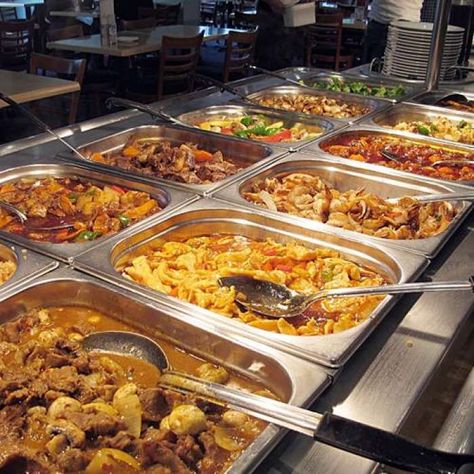 A buffet is a meal of cold food that is displayed on a long table at a party or public. Food Area For Party, All You Can Eat Buffet, Indonesian Catering, Chaffing Dishes Buffet Food Stations, Chinese Food Catering, Pizza Aesthetic Wallpaper, Easter Food Recipes, Wallpaper Pizza, Chinese Food Buffet